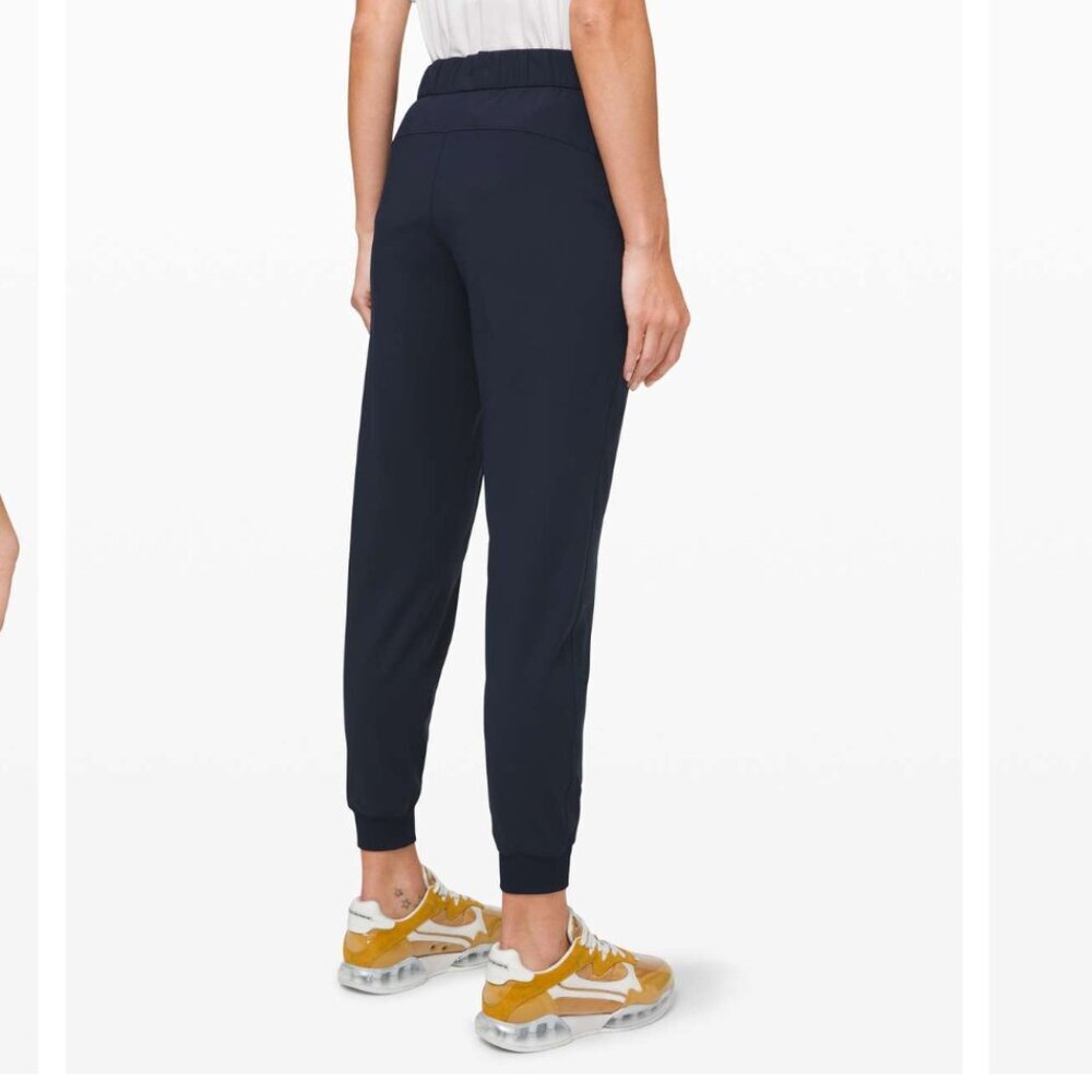 Lululemon On the Fly Jogger Luxtreme Navy Size 2